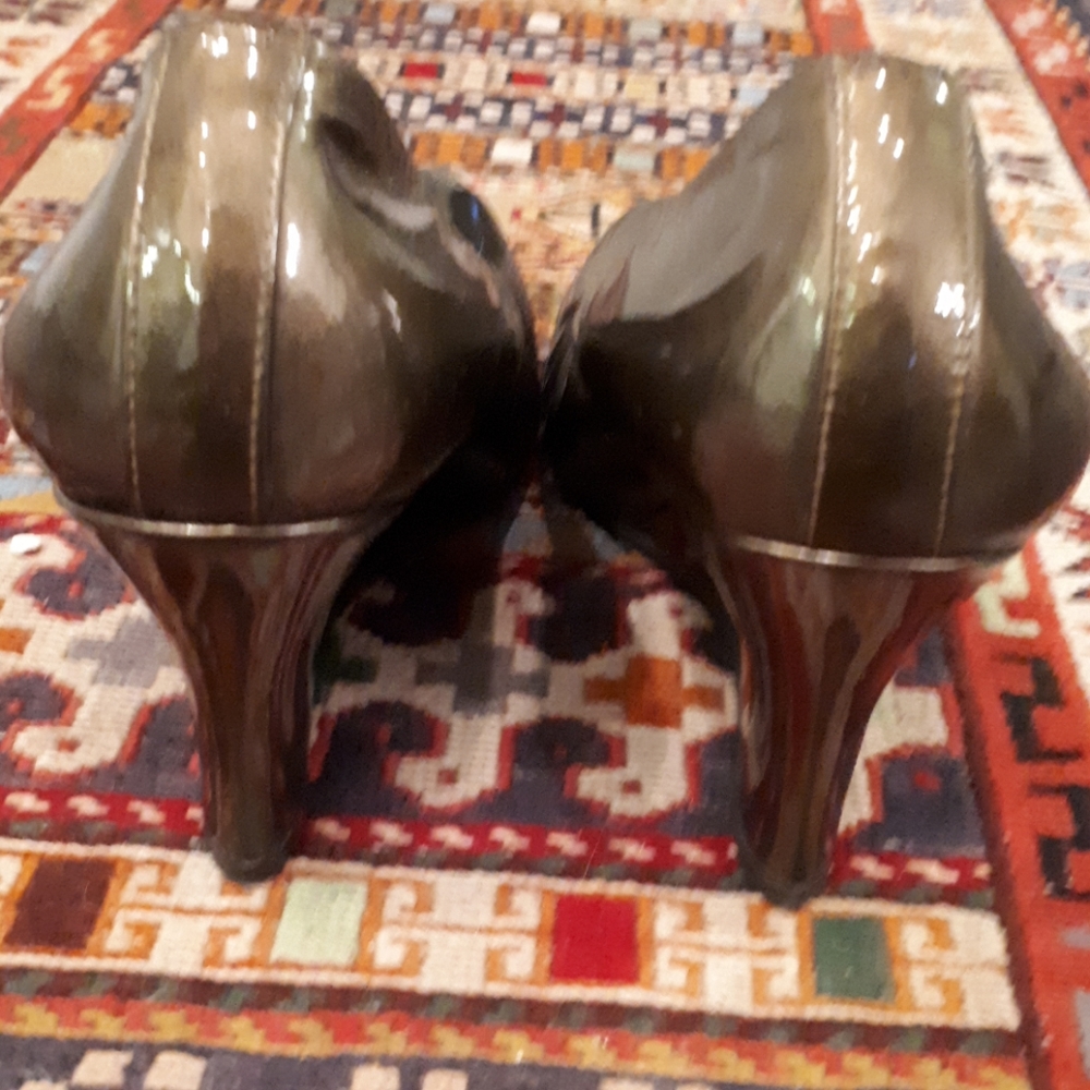 Shoes - Picture 4 of 6